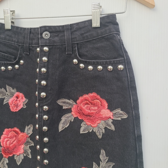 CARMAR rose embroidered silver studded frayed black denim mini skirt - Picture 10 of 11